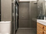 https://images.listonce.com.au/custom/160x/listings/46-glover-street-south-melbourne-vic-3205/224/01087224_img_09.jpg?2cDaAx-2JWo