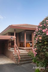 https://images.listonce.com.au/custom/160x/listings/46-greenwood-avenue-ringwood-vic-3134/965/01947965_img_02.jpg?RBNg2QlnMVE