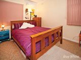 https://images.listonce.com.au/custom/160x/listings/46-larch-crescent-mount-waverley-vic-3149/652/01658652_img_05.jpg?7UDDgdiMeMM