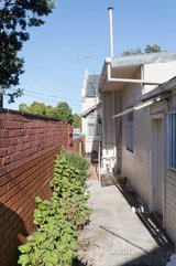 https://images.listonce.com.au/custom/160x/listings/46-noone-street-clifton-hill-vic-3068/471/00659471_img_11.jpg?qhLES3UL-8Y