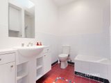 https://images.listonce.com.au/custom/160x/listings/46-st-vincent-street-albert-park-vic-3206/670/01087670_img_09.jpg?xEDwvqYXWlc