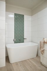 https://images.listonce.com.au/custom/160x/listings/46-the-avenue-ocean-grove-vic-3226/516/01727516_img_15.jpg?TqRgptRMp5Y