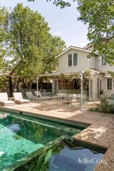 https://images.listonce.com.au/custom/160x/listings/46-victoria-road-north-malvern-vic-3144/183/01810183_img_15.jpg?uofQw7f5g9k