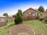 https://images.listonce.com.au/custom/160x/listings/46-winyard-drive-mooroolbark-vic-3138/221/01524221_img_10.jpg?xCvgXMjMzbo