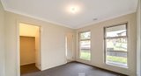 https://images.listonce.com.au/custom/160x/listings/464-ahern-road-pakenham-vic-3810/855/01746855_img_04.jpg?3eb43WgAJwg