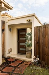 https://images.listonce.com.au/custom/160x/listings/464-andrews-avenue-reservoir-vic-3073/308/01737308_img_12.jpg?eofUiv1mcng