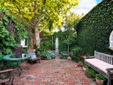 https://images.listonce.com.au/custom/160x/listings/464-nicholson-street-fitzroy-north-vic-3068/554/00982554_img_14.jpg?tTQW3JKGQws