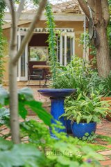 https://images.listonce.com.au/custom/160x/listings/465-dryburgh-street-north-melbourne-vic-3051/857/00947857_img_05.jpg?6r4IB_ogqe4