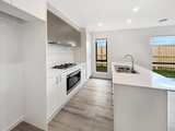 https://images.listonce.com.au/custom/160x/listings/47-batten-road-charlemont-vic-3217/571/01914571_img_08.jpg?5WE43BSyWIE