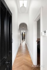 https://images.listonce.com.au/custom/160x/listings/47-cecil-street-fitzroy-vic-3065/204/01910204_img_02.jpg?d7svt73uKTU