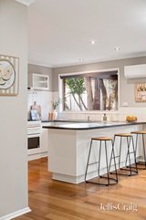 https://images.listonce.com.au/custom/160x/listings/47-central-avenue-croydon-south-vic-3136/780/01916780_img_06.jpg?6goseVbufu0