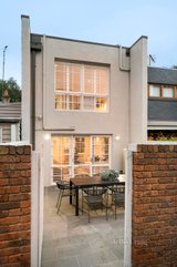 https://images.listonce.com.au/custom/160x/listings/47-cobden-street-south-melbourne-vic-3205/649/01581649_img_14.jpg?ZDb4urhNQ78