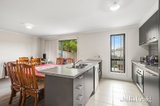 https://images.listonce.com.au/custom/160x/listings/47-evans-drive-croydon-vic-3136/881/00865881_img_02.jpg?-8dnu6cMrH0