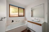 https://images.listonce.com.au/custom/160x/listings/47-little-john-road-road-warranwood-vic-3134/581/01904581_img_05.jpg?clb5K94M3-s