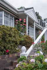https://images.listonce.com.au/custom/160x/listings/47-manatunga-circuit-greensborough-vic-3088/638/01197638_img_06.jpg?da2QKKJzV-k
