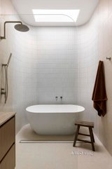 https://images.listonce.com.au/custom/160x/listings/47-molesworth-street-coburg-vic-3058/084/01717084_img_16.jpg?L9i29xRQhms