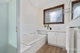 https://images.listonce.com.au/custom/160x/listings/47-mundara-drive-ringwood-vic-3134/375/01813375_img_10.jpg?vpu1nCQ3e9s