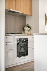https://images.listonce.com.au/custom/160x/listings/471-anderson-street-lilydale-vic-3140/937/01813937_img_17.jpg?1uzTXjTgqPw
