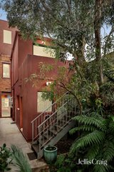 https://images.listonce.com.au/custom/160x/listings/471-victoria-street-brunswick-west-vic-3055/094/01900094_img_23.jpg?0t9y1I-T88I