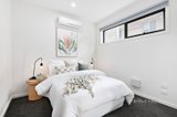 https://images.listonce.com.au/custom/160x/listings/477-snell-grove-oak-park-vic-3046/956/01358956_img_13.jpg?QxmO2bcgy50