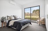 https://images.listonce.com.au/custom/160x/listings/47a-eldon-street-glenlyon-vic-3461/113/01896113_img_13.jpg?w4p2xUJsJP0