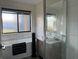 https://images.listonce.com.au/custom/160x/listings/47b-church-street-maldon-vic-3463/077/01574077_img_06.jpg?rh3TFNdA9ZU