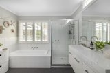 https://images.listonce.com.au/custom/160x/listings/48-harvey-street-prahran-vic-3181/860/01547860_img_08.jpg?mMLMQZesXW8