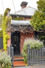 https://images.listonce.com.au/custom/160x/listings/48-kerr-street-fitzroy-vic-3065/932/01583932_img_20.jpg?w1Nwl7EsqN0