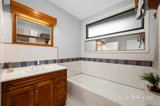 https://images.listonce.com.au/custom/160x/listings/48-lauriston-drive-coldstream-vic-3770/679/01910679_img_09.jpg?ze0_Ud_K25A