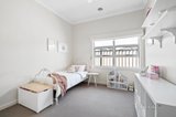 https://images.listonce.com.au/custom/160x/listings/48-newcastle-street-newport-vic-3015/119/01350119_img_10.jpg?2PJUmj8Wjoo