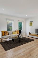 https://images.listonce.com.au/custom/160x/listings/48-park-street-malvern-vic-3144/370/01573370_img_04.jpg?eHQbvI-xVmQ