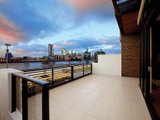 https://images.listonce.com.au/custom/160x/listings/48-south-wharf-drive-docklands-vic-3008/900/01731900_img_01.jpg?fkqsnvjYq_o