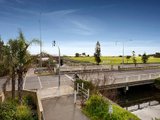 https://images.listonce.com.au/custom/160x/listings/481-marine-parade-elwood-vic-3184/753/01793753_img_09.jpg?zeD_q2dBb5c