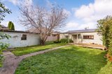 https://images.listonce.com.au/custom/160x/listings/49-anslow-street-woodend-vic-3442/406/01240406_img_08.jpg?WGJsQpCyF9U