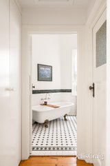https://images.listonce.com.au/custom/160x/listings/49-arthurton-road-northcote-vic-3070/650/01975650_img_19.jpg?eEByPGrK2dg