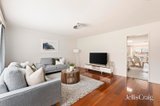 https://images.listonce.com.au/custom/160x/listings/49-blackburn-road-mooroolbark-vic-3138/077/01809077_img_04.jpg?0AHwzDz2qCc