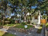 https://images.listonce.com.au/custom/160x/listings/49-box-hill-crescent-mont-albert-north-vic-3129/968/01683968_img_01.jpg?stLejGFVbaA