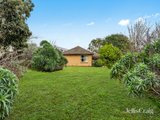 https://images.listonce.com.au/custom/160x/listings/49-grenfell-road-mount-waverley-vic-3149/843/01921843_img_09.jpg?PYRH7okV12o
