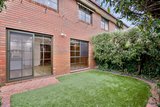 https://images.listonce.com.au/custom/160x/listings/49-grosvenor-street-moonee-ponds-vic-3039/299/01899299_img_05.jpg?lQTWhl9WGZ0