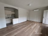 https://images.listonce.com.au/custom/160x/listings/49-hammond-street-thornbury-vic-3071/188/01882188_img_05.jpg?h4q1UQk7ni8