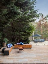 https://images.listonce.com.au/custom/160x/listings/49-heads-road-donvale-vic-3111/424/01702424_img_23.jpg?7YT-MPeKKMY