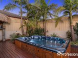 https://images.listonce.com.au/custom/160x/listings/49-larbert-road-mooroolbark-vic-3138/426/01526426_img_22.jpg?CbAtbb6Ejvo