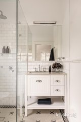https://images.listonce.com.au/custom/160x/listings/49-lucerne-crescent-alphington-vic-3078/773/01980773_img_14.jpg?P8JH8Sa86aU