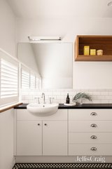 https://images.listonce.com.au/custom/160x/listings/49-lucerne-crescent-alphington-vic-3078/773/01980773_img_18.jpg?3DUq1GrG_xQ