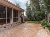 https://images.listonce.com.au/custom/160x/listings/49-margaret-street-kilsyth-vic-3137/568/01524568_img_16.jpg?H6xVlPZINwo