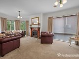 https://images.listonce.com.au/custom/160x/listings/49-nangathan-way-croydon-north-vic-3136/034/01526034_img_04.jpg?kRI28H3Mh-E