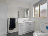 https://images.listonce.com.au/custom/160x/listings/49-nangathan-way-croydon-north-vic-3136/034/01526034_img_14.jpg?_yh6Ea1m1LM