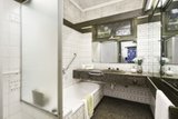 https://images.listonce.com.au/custom/160x/listings/49-orchard-crescent-mont-albert-north-vic-3129/908/01684908_img_07.jpg?6gyjJ_j4x1w