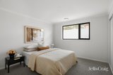 https://images.listonce.com.au/custom/160x/listings/49-reichelt-avenue-montmorency-vic-3094/428/01976428_img_14.jpg?WnQsnZLWUpk