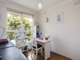 https://images.listonce.com.au/custom/160x/listings/49-taylor-road-mooroolbark-vic-3138/281/01524281_img_08.jpg?-GVhqpKNIv0